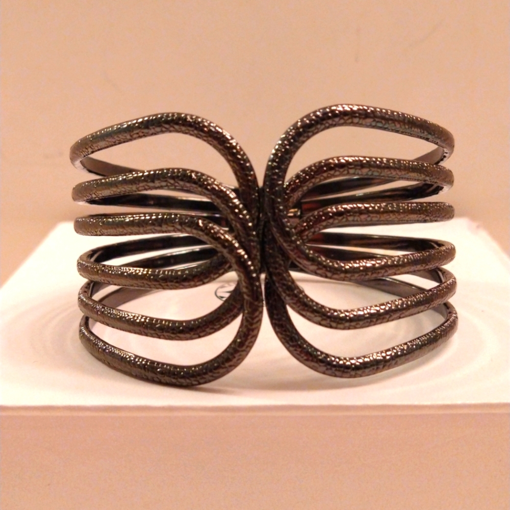 Hinged Bracelet